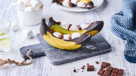 Bananes grillées, chocolat et chamallows