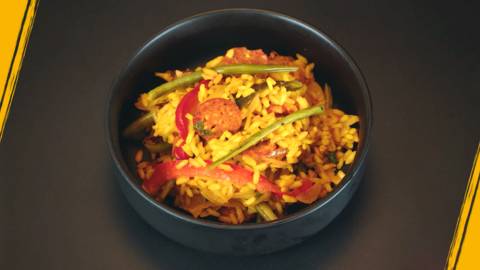 Riz au safran, chorizo et légumes du soleil