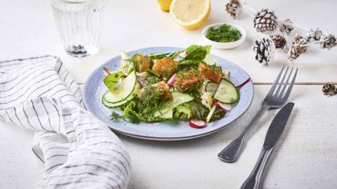 Salade de saumon gravlax, pommes granny et ciboulette