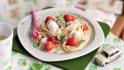 Spaghetti à la crème, tomates et mozzarella