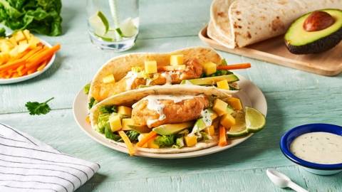 Tacos de poisson et ses légumes crus
