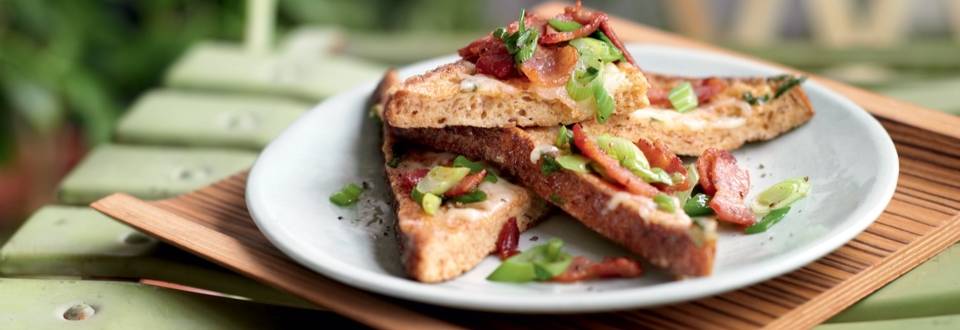 Toasts au bacon et fromage