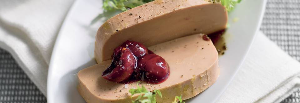 Foie gras et sauce aux cerises