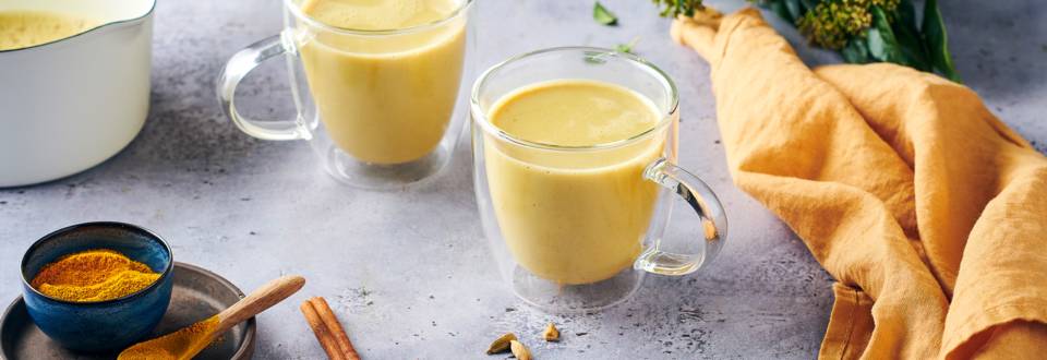Golden latte, lait végétal et curcuma