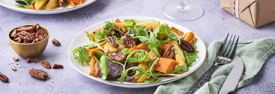 Salade de légumes rôtis, betteraves, pommes de terre et patates douces
