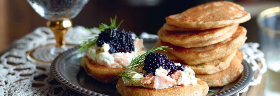 Blinis à la crème de saumon et caviar