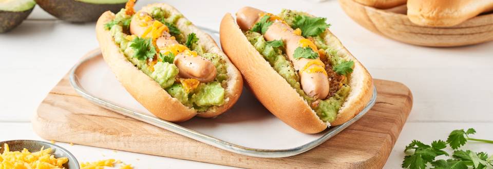 Hot dog : saucisse, cheddar, avocat et coriandre