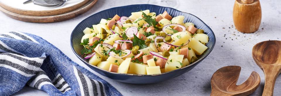 Salade de pommes de terre et knacks alsaciennes
